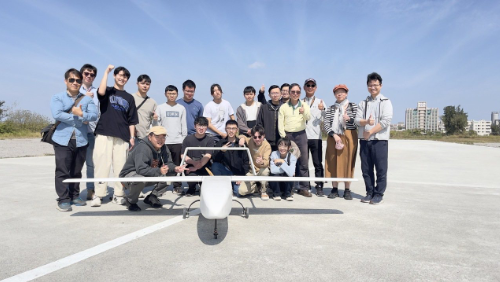 中正大學無人機團隊短短1年內成功製成2台無人機。中正大學／提供