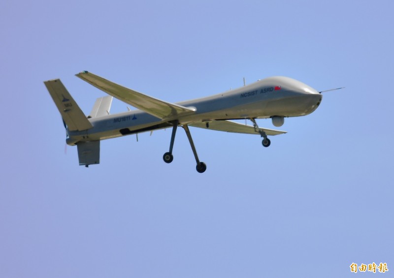 「騰雲」無人機2.0版，悄悄移至空軍花蓮基地基地，完成升空測試。