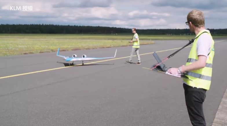 V形客機模型機升空啦！ 獨特造型不再只是存在紙上