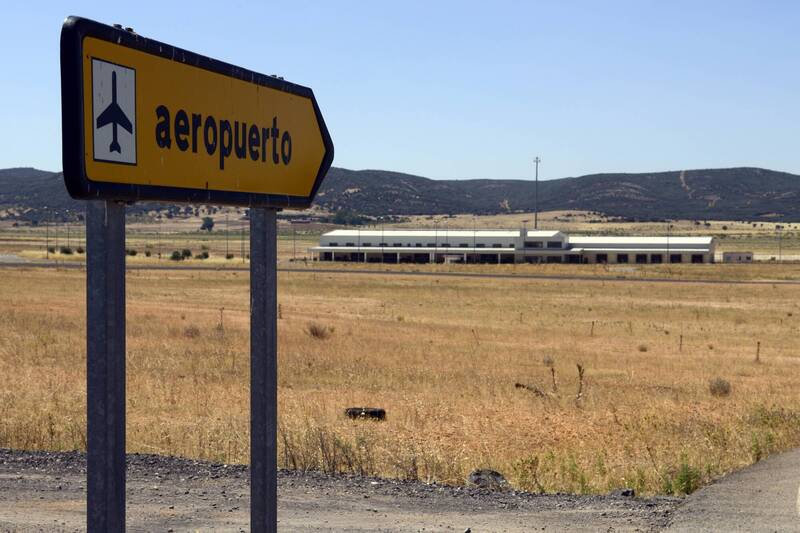 西班牙雷阿爾城機場過去幾年完全沒有客機起降，但最近接了不少停泊飛機的生意