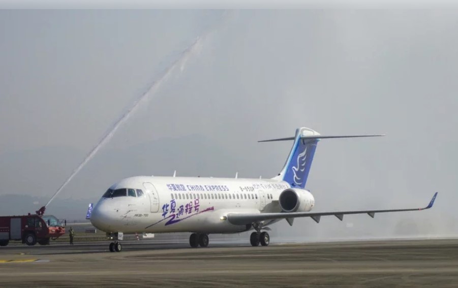 陸製客機 華夏航空迎首架ARJ21