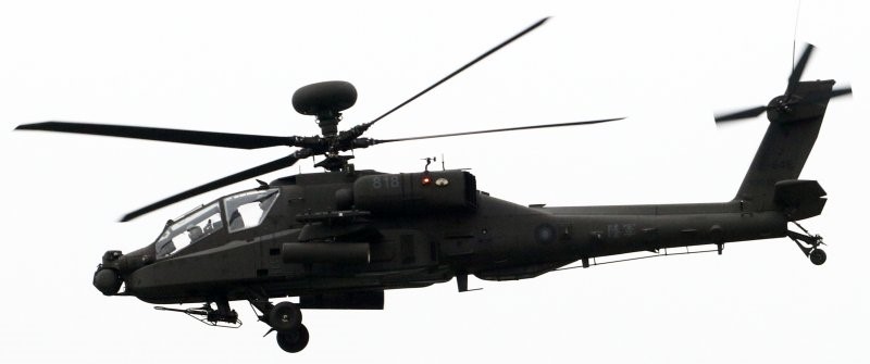 20161223-陸軍紅柴林營區舉行營區開放活動，陸航AH-64E阿帕契攻擊直升機進行動態飛行演練。(蘇仲泓攝)